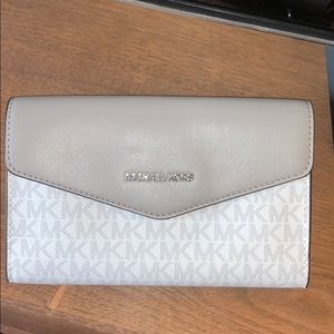 NWOT Michael Kors clutch